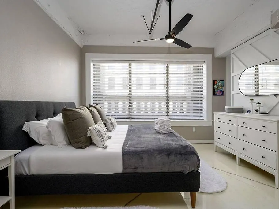 Апартаменты Downtown Memphis Luxury Condo